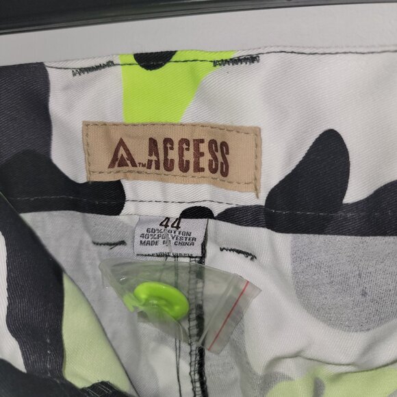 Access Apparel Camo Cargo Shorts with Belt, Waist 44, NWT - Picture 6 of 8